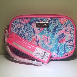 Brand New Lilly Pulitzer Gillie Wristlet Treasure Trove